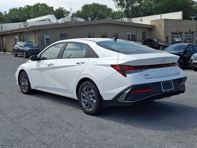 Certified 2024 Hyundai Elantra SEL FWD image 6