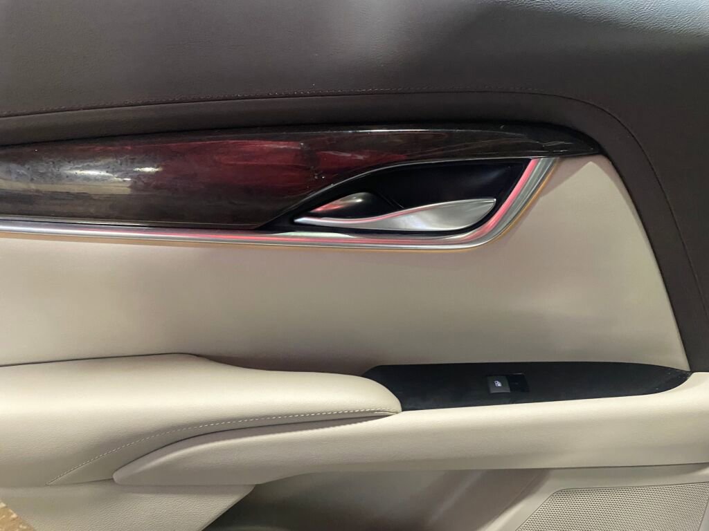 Used 2014 Cadillac XTS Platinum image 16