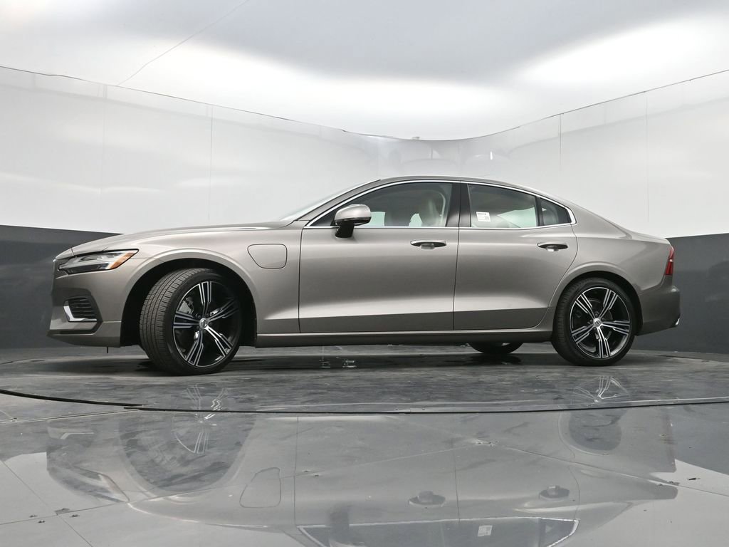 Used 2021 Volvo S60 T8 Inscription w/ Climate Package image 28