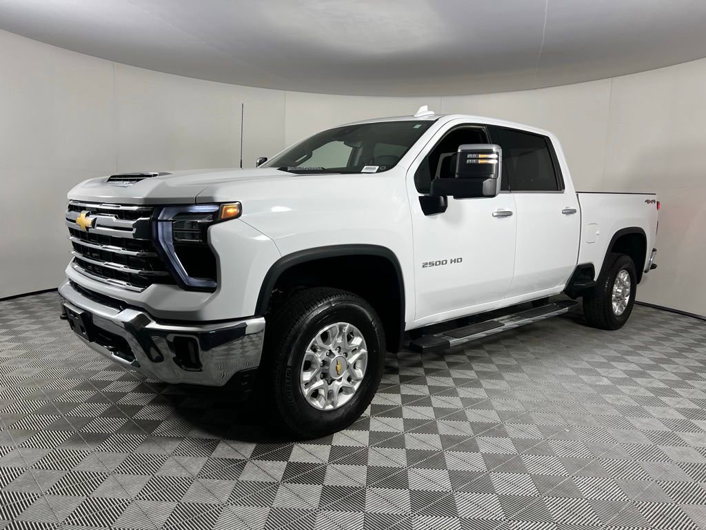 Used 2024 Chevrolet Silverado 2500 LTZ image 3