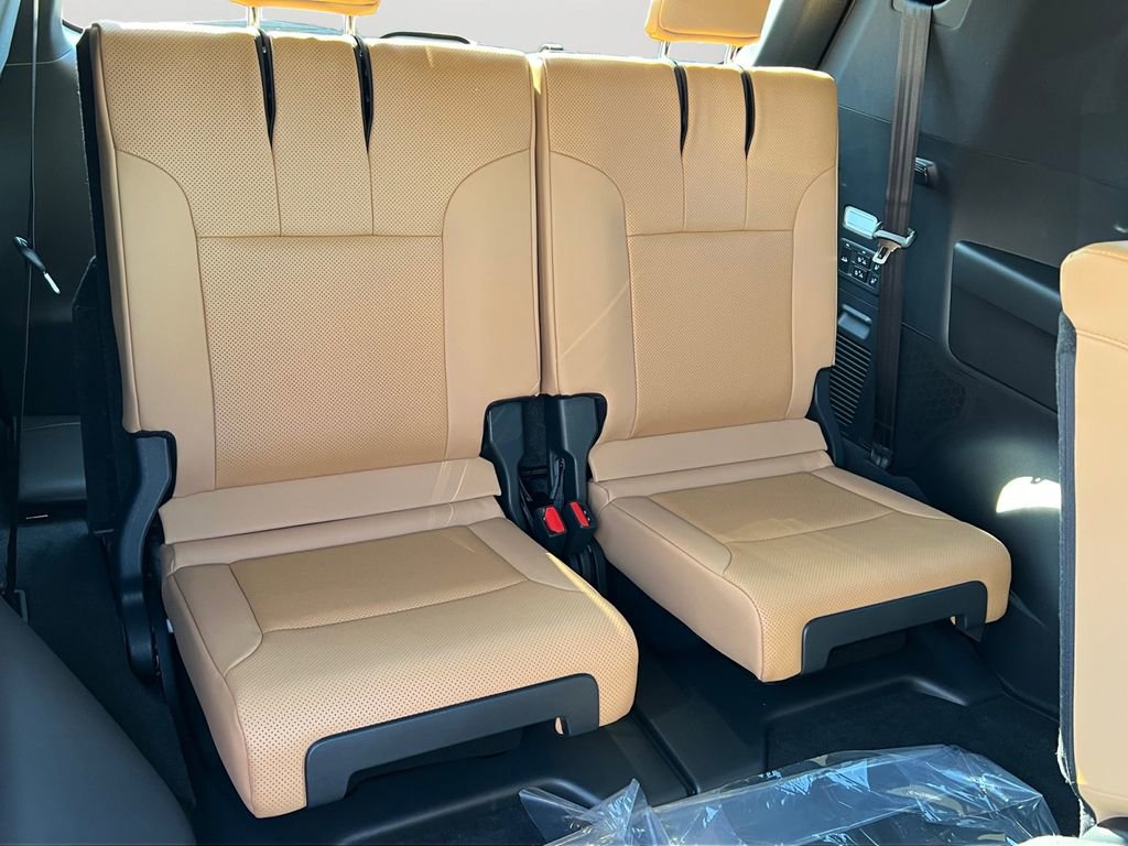 New 2025 Lexus LX 600 4WD w/ Luxury Package image 8