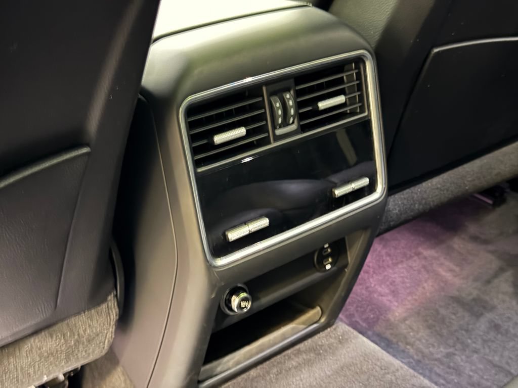 Certified 2023 Porsche Cayenne Platinum Edition AWD/4WD image 26