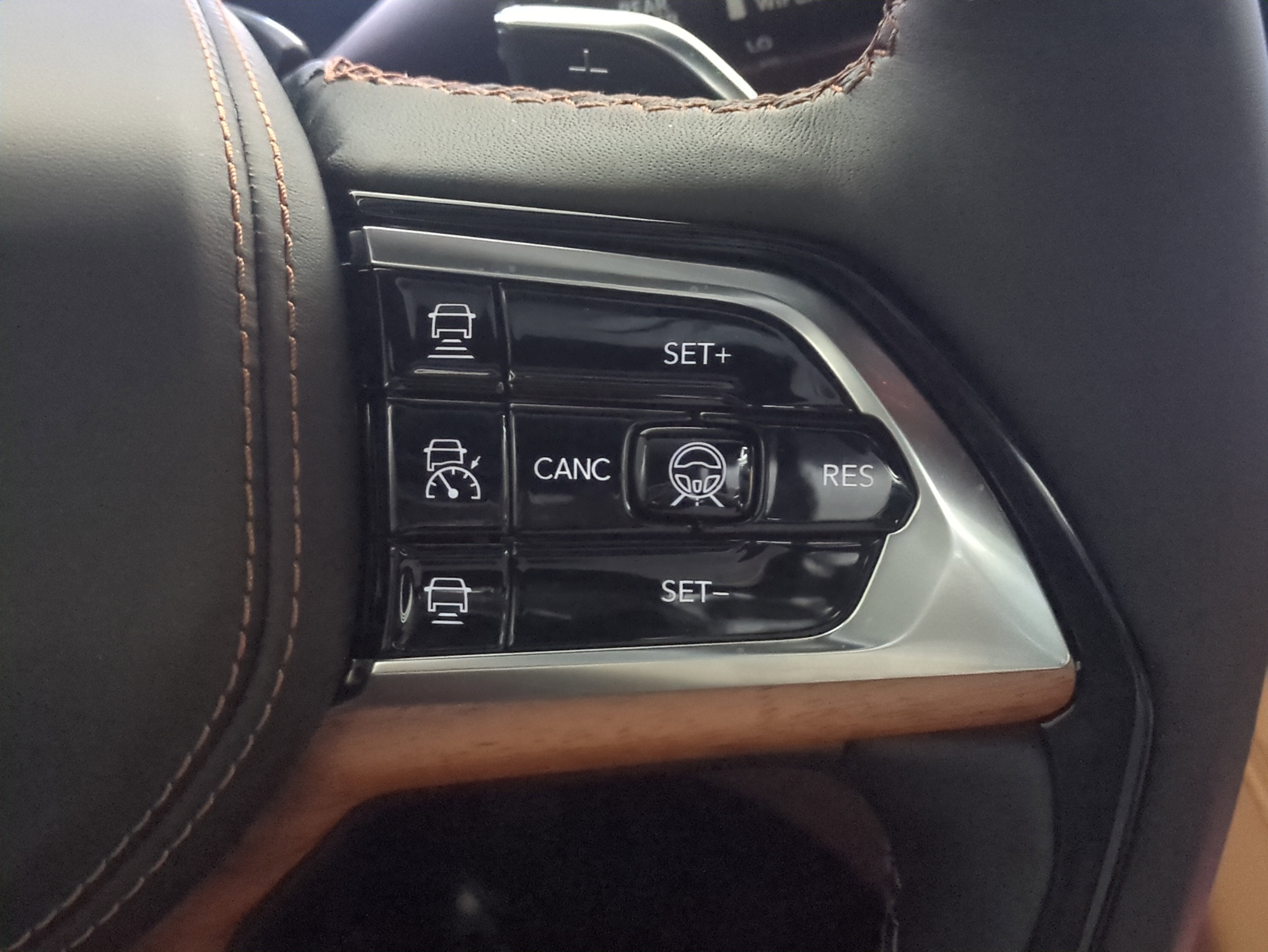 New 2025 Jeep Grand Cherokee L Summit image 27