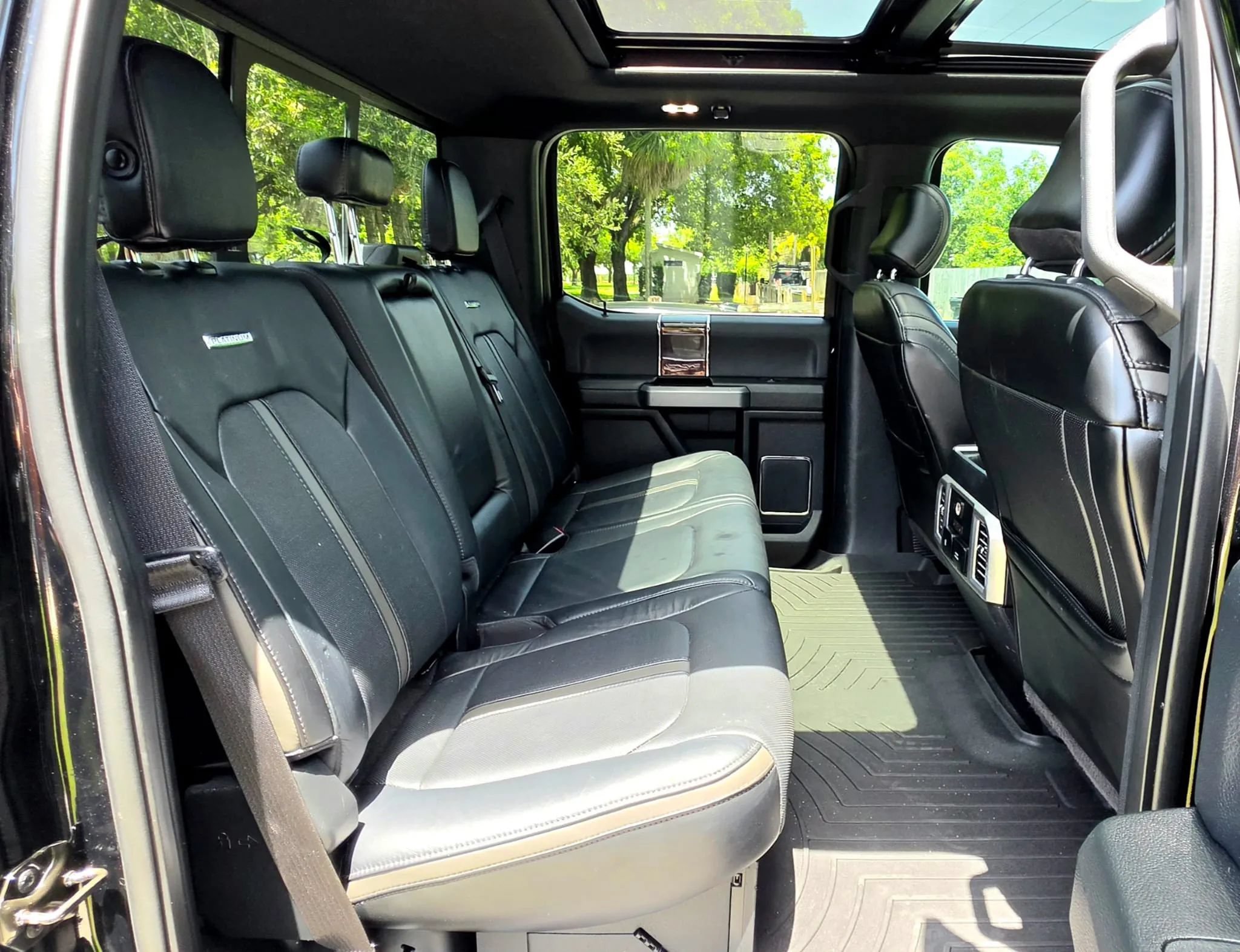 Used 2017 Ford F450 Platinum w/ Platinum Ultimate Package AWD/4WD image 7