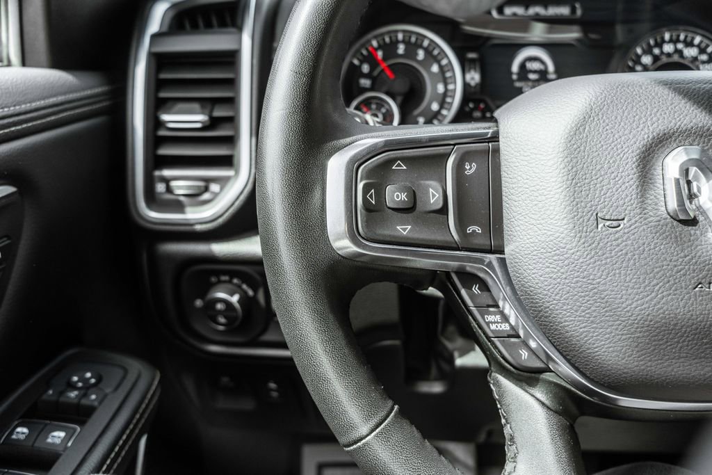 Used 2025 RAM 1500 Laramie AWD/4WD image 22