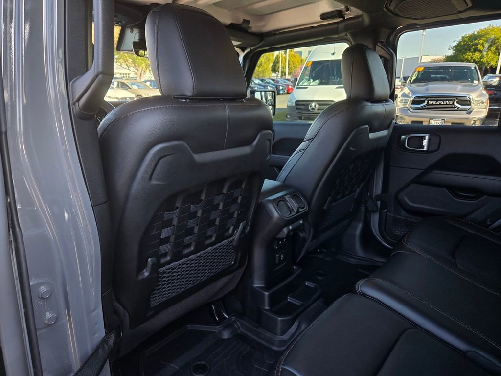 Used 2023 Jeep Wrangler Unlimited Rubicon 392 w/ Trailer Tow Package AWD/4WD image 17