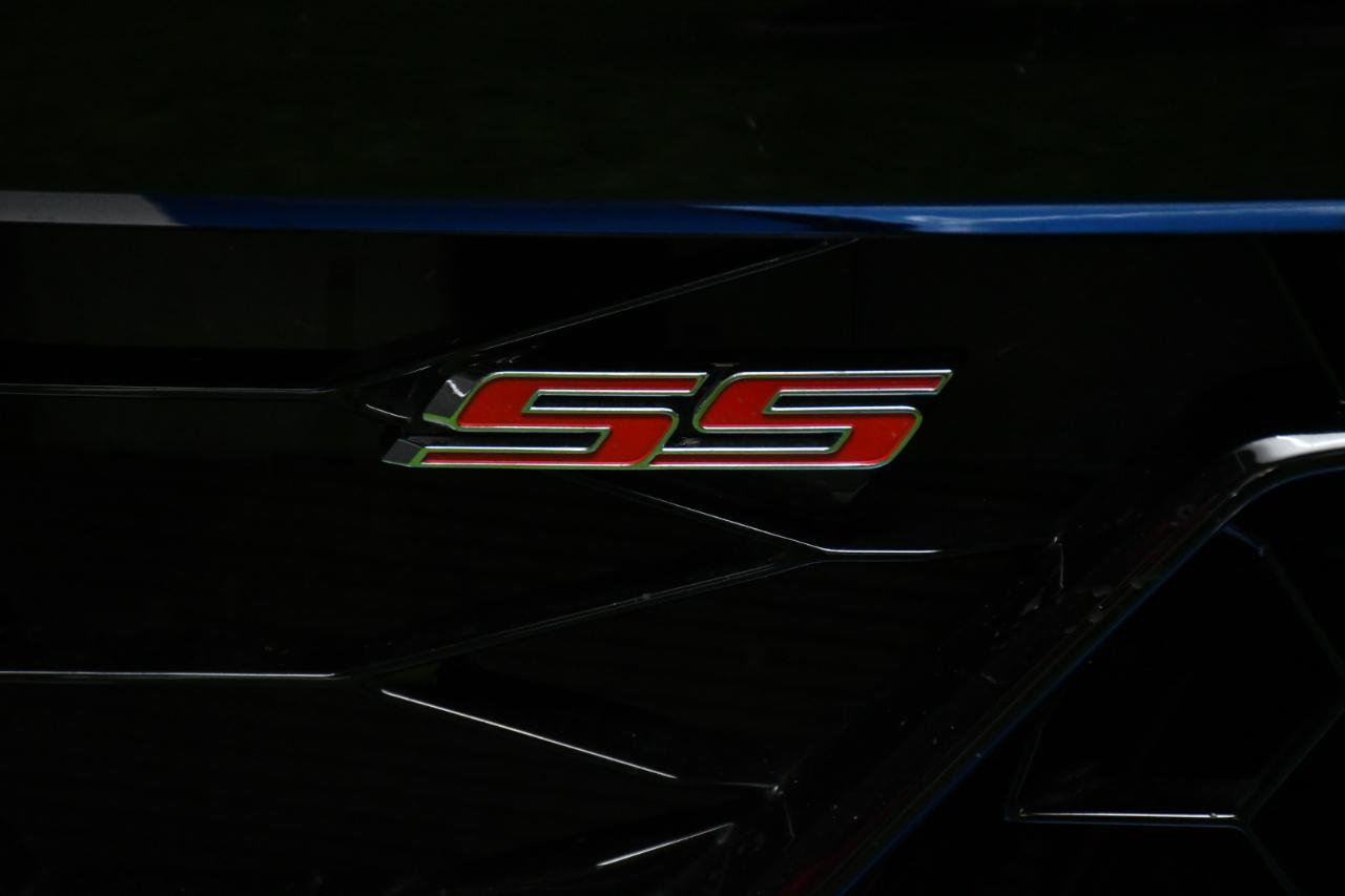 Used 2017 Chevrolet Camaro SS w/ LPO, Ground Effects Package RWD image 3