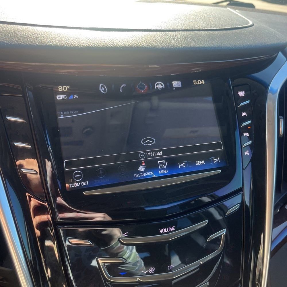 Used 2019 Cadillac Escalade ESV Luxury image 13