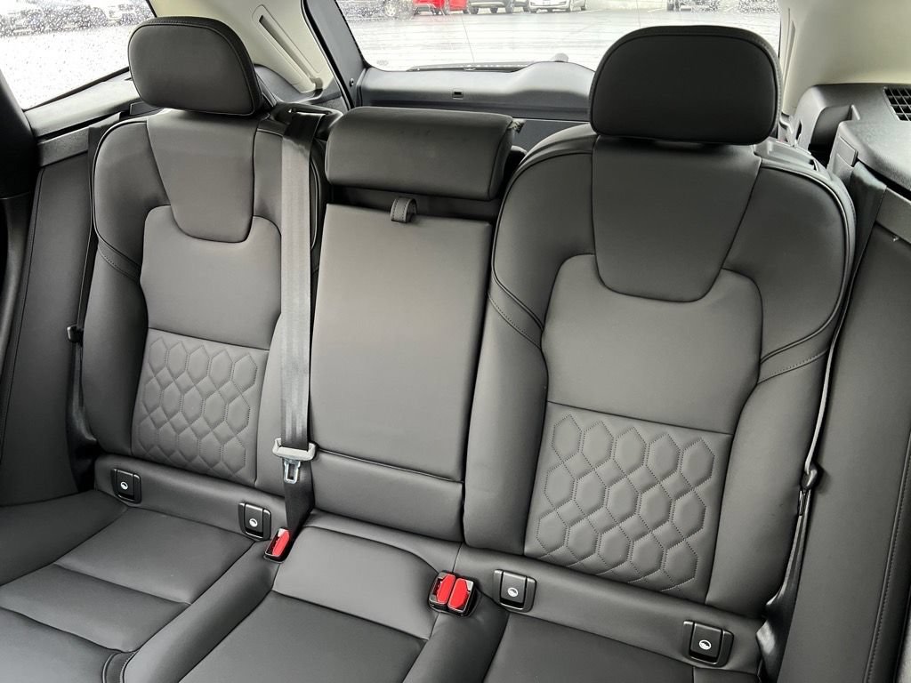 New 2026 Volvo XC60 B5 Plus w/ Protection Package Premier AWD/4WD image 20