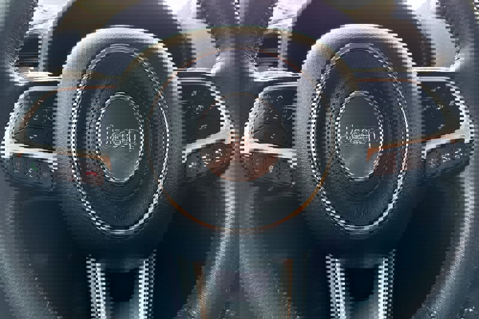 Used 2023 Jeep Renegade Limited image 25