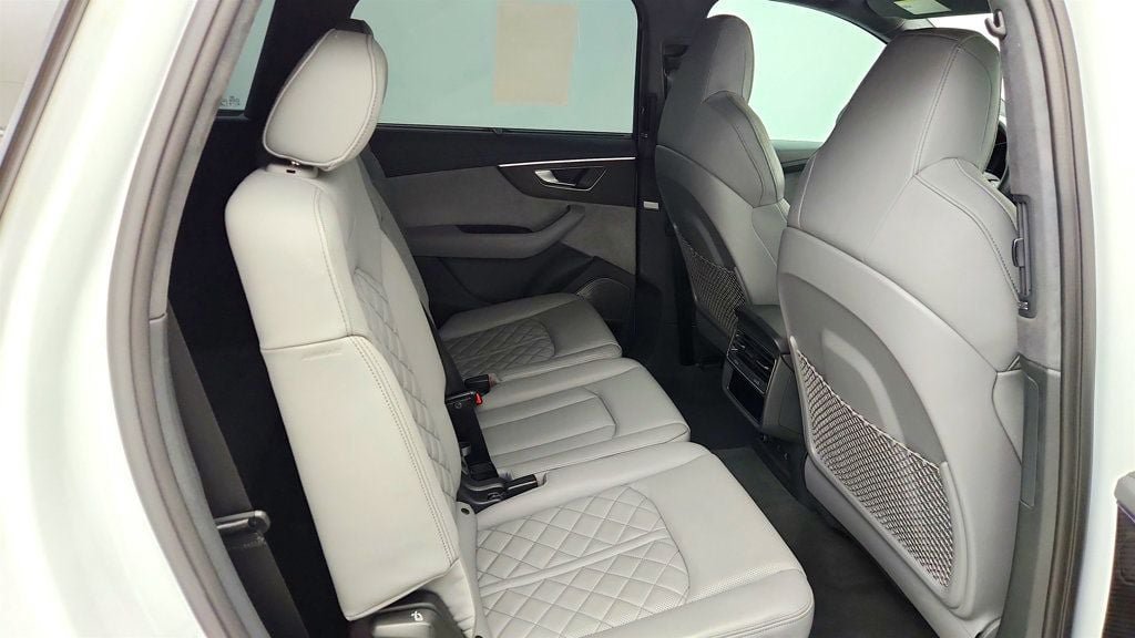 Used 2023 Audi SQ7 Prestige AWD/4WD image 24