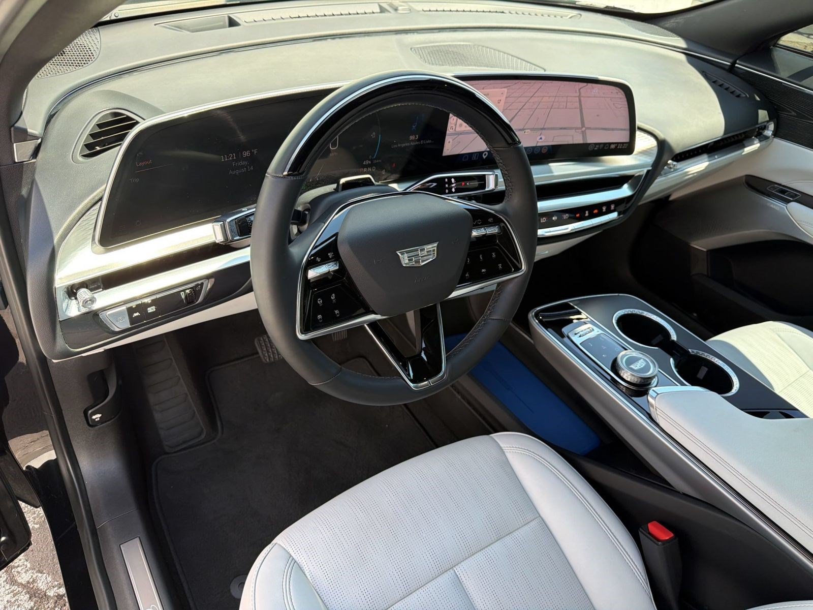 Certified 2024 Cadillac Lyriq Sport AWD/4WD image 3