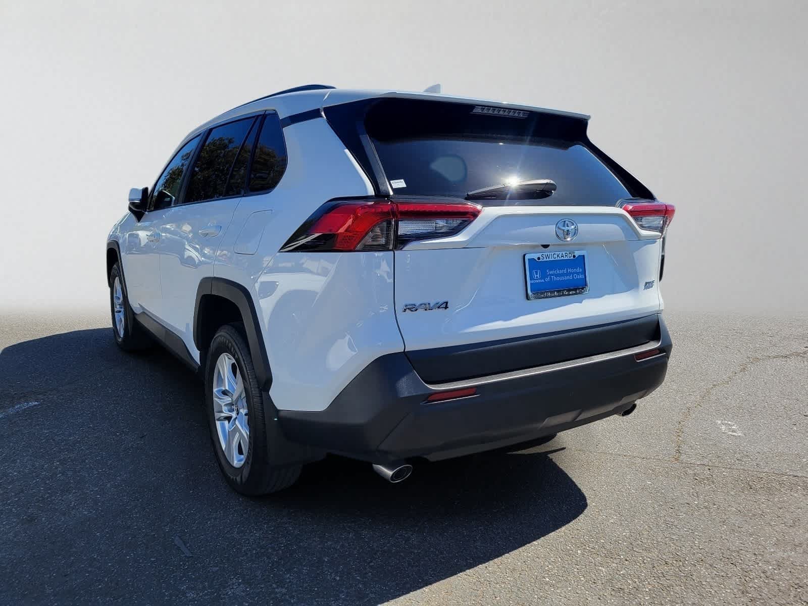 Used 2021 Toyota RAV4 XLE w/ Carpet Mat Package (TMS) FWD image 4