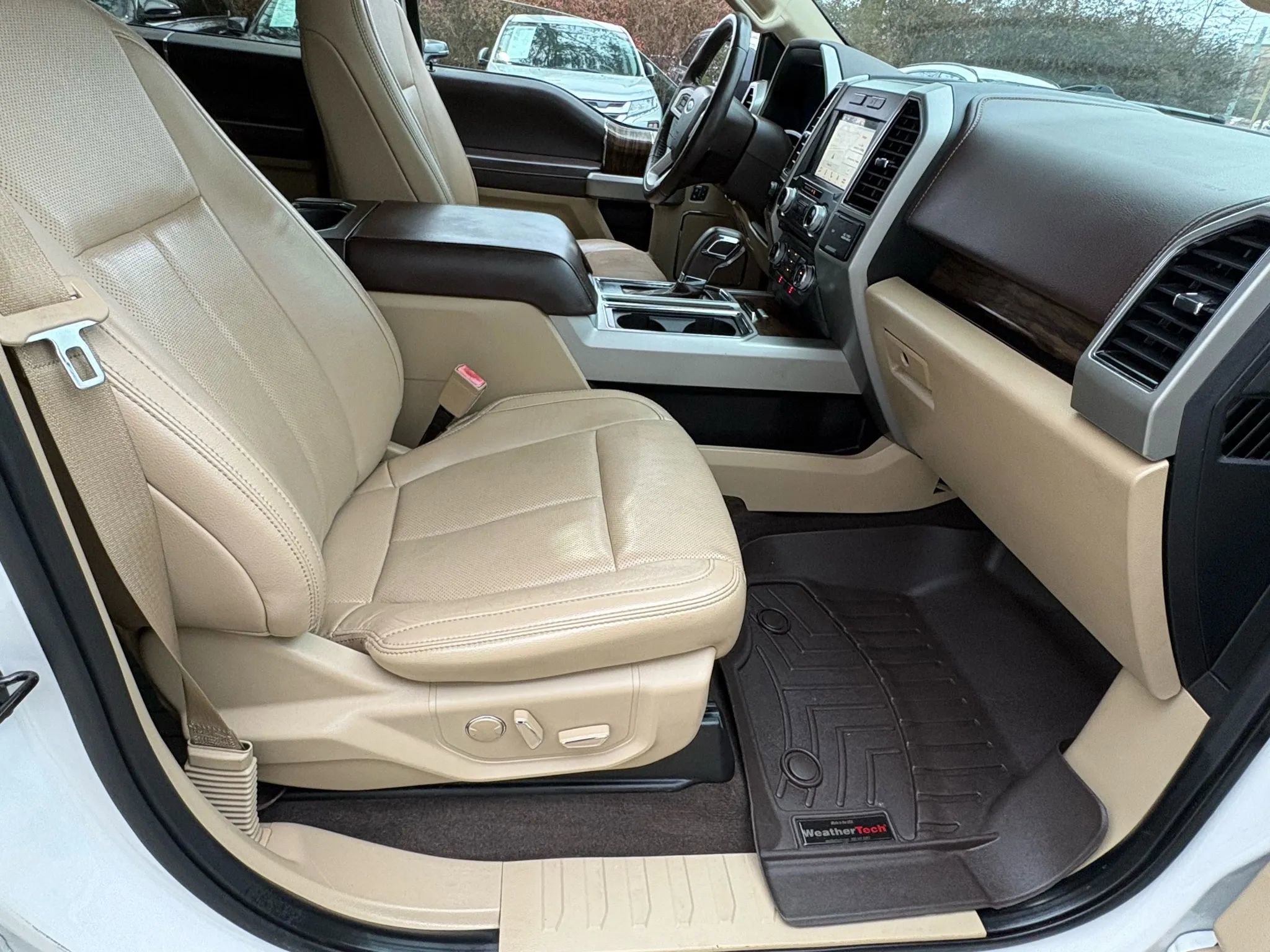 Used 2018 Ford F150 Lariat w/ Equipment Group 502A Luxury image 10