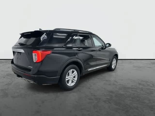 Used 2021 Ford Explorer XLT w/ Equipment Group 202A AWD/4WD image 4