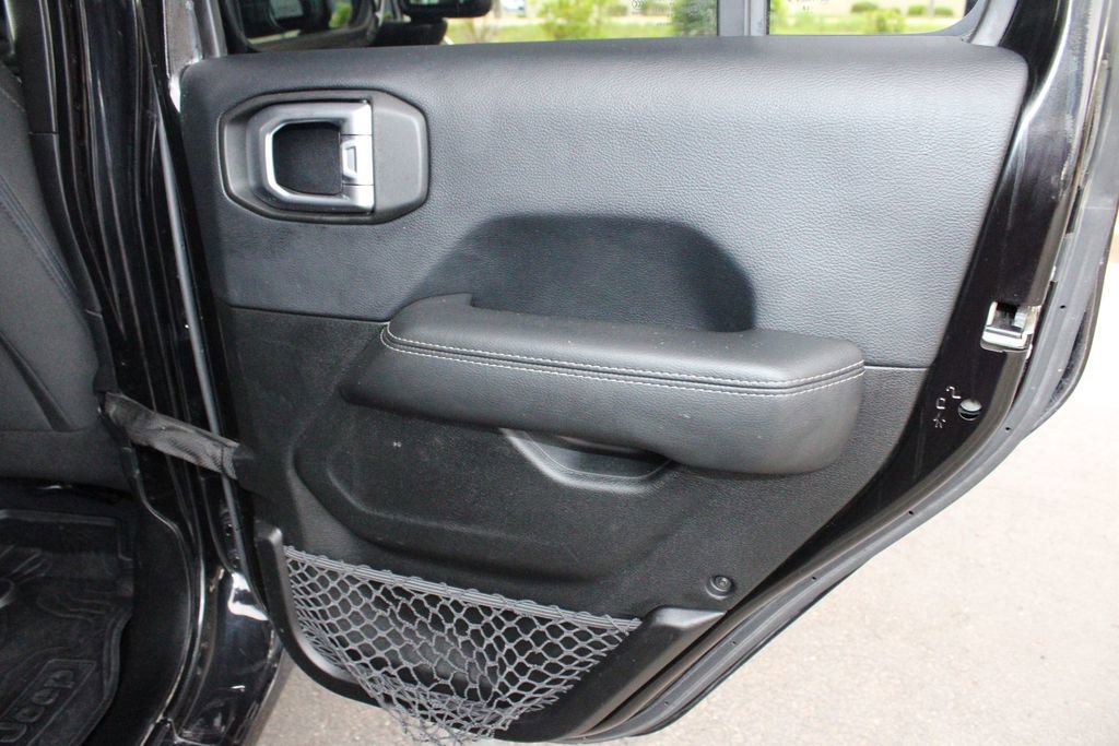 Used 2018 Jeep Wrangler Unlimited Sahara AWD/4WD image 54