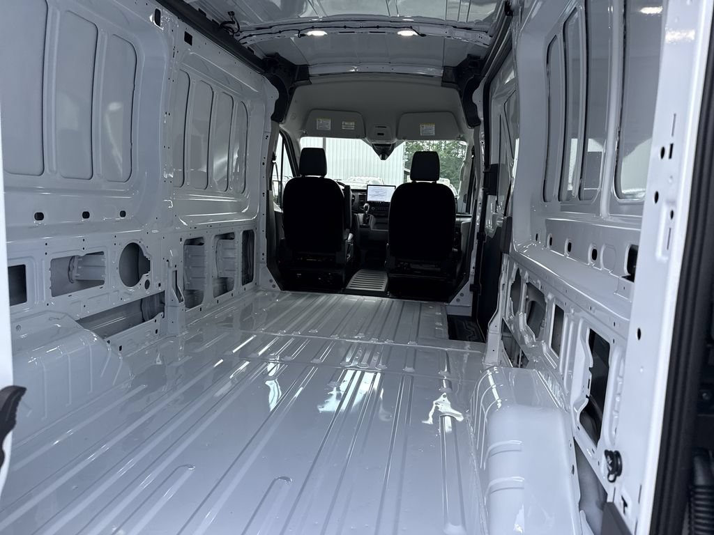 New 2026 Ford Transit 250 148 Medium Roof RWD image 17