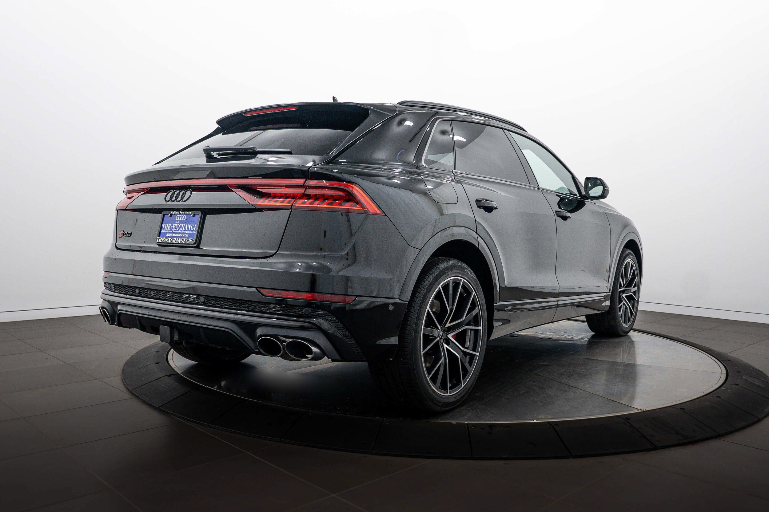 Used 2023 Audi SQ8 Prestige AWD/4WD image 4