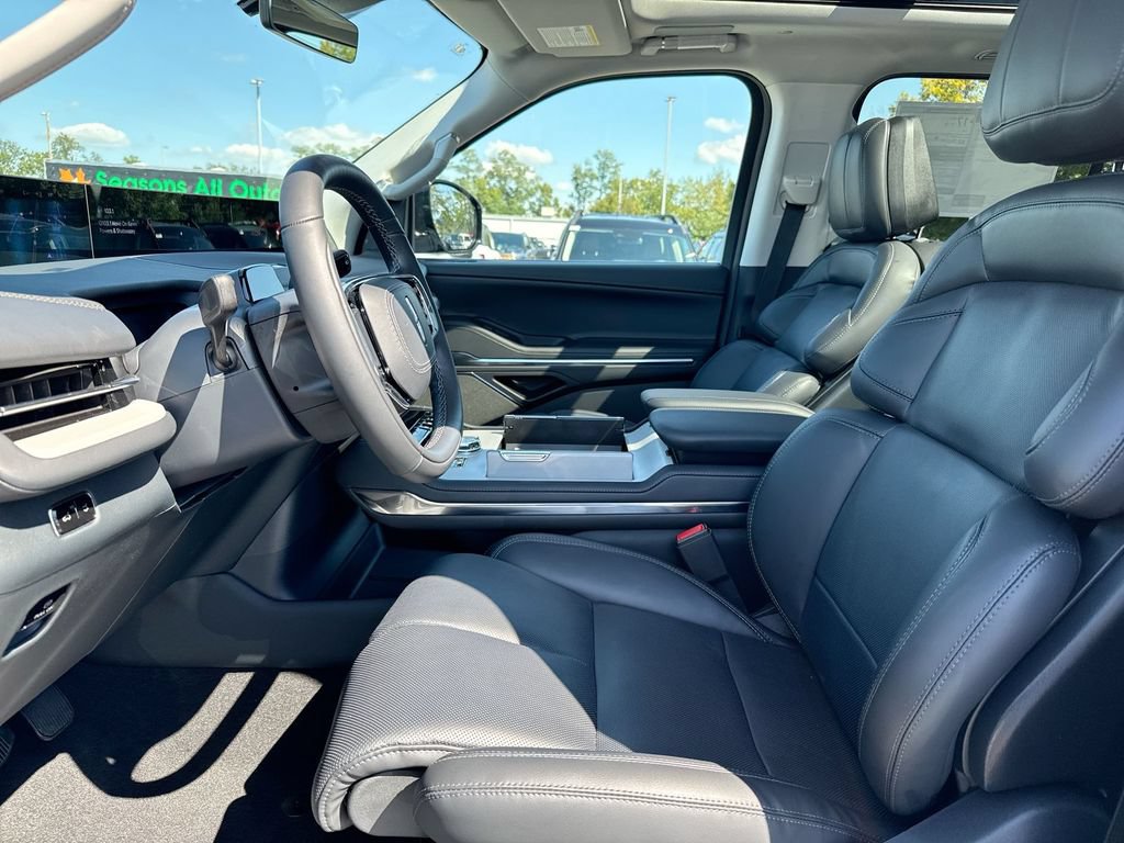 New 2027 Lincoln Navigator L Reserve AWD/4WD image 21