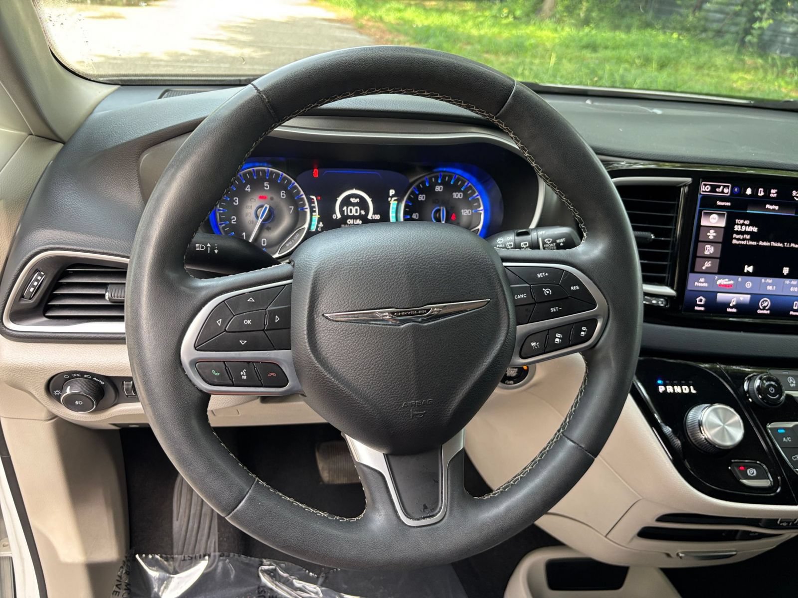 Used 2022 Chrysler Pacifica Touring-L FWD image 29