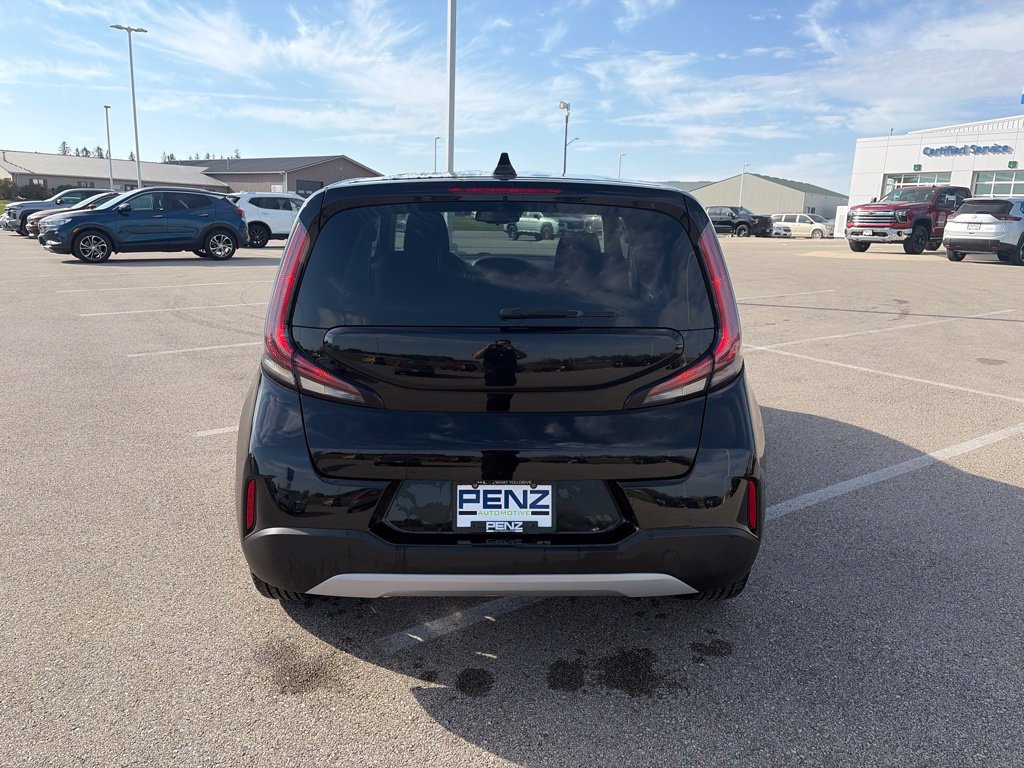 Used 2023 Kia Soul EX FWD image 5