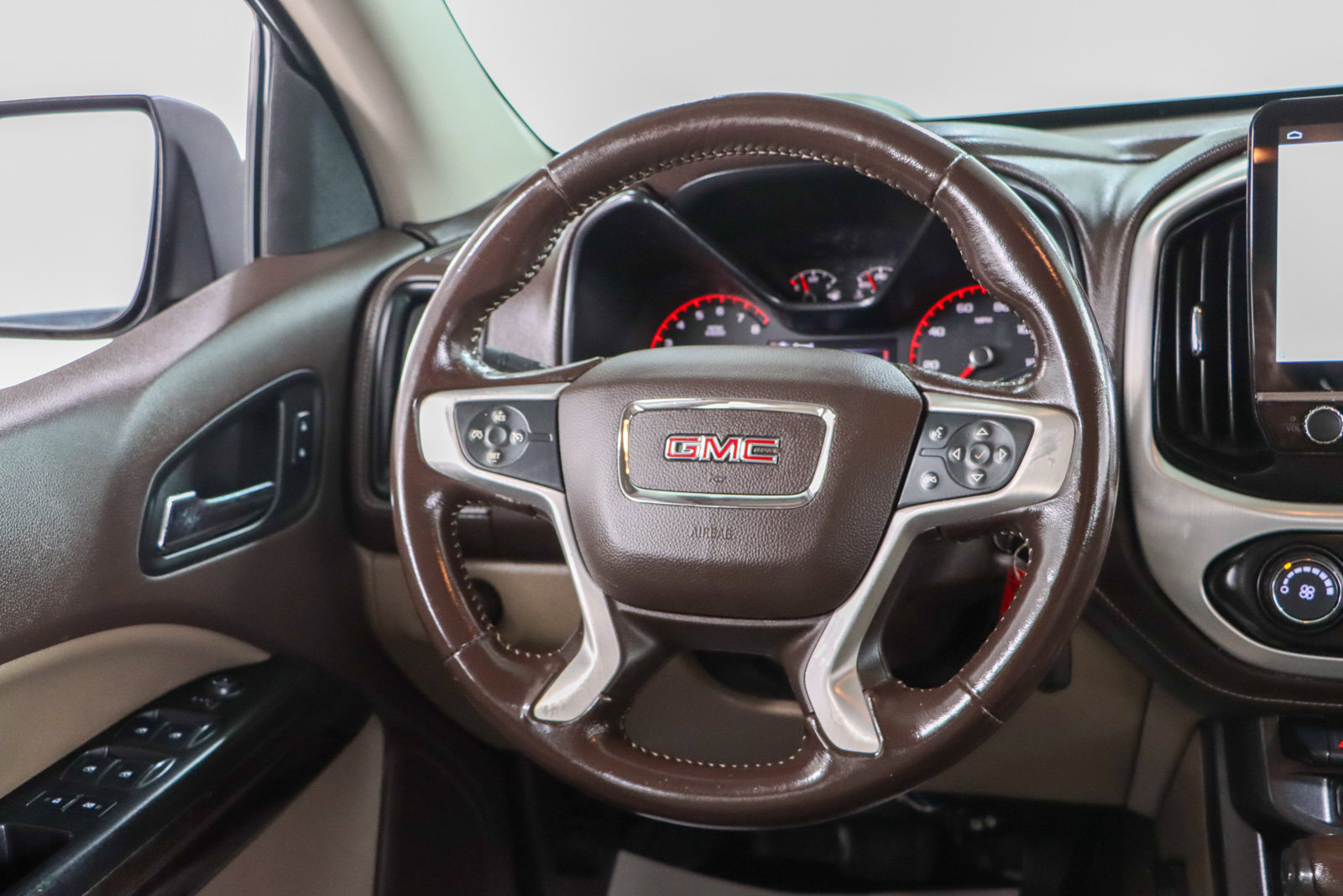 Used 2016 GMC Canyon SLE RWD image 10