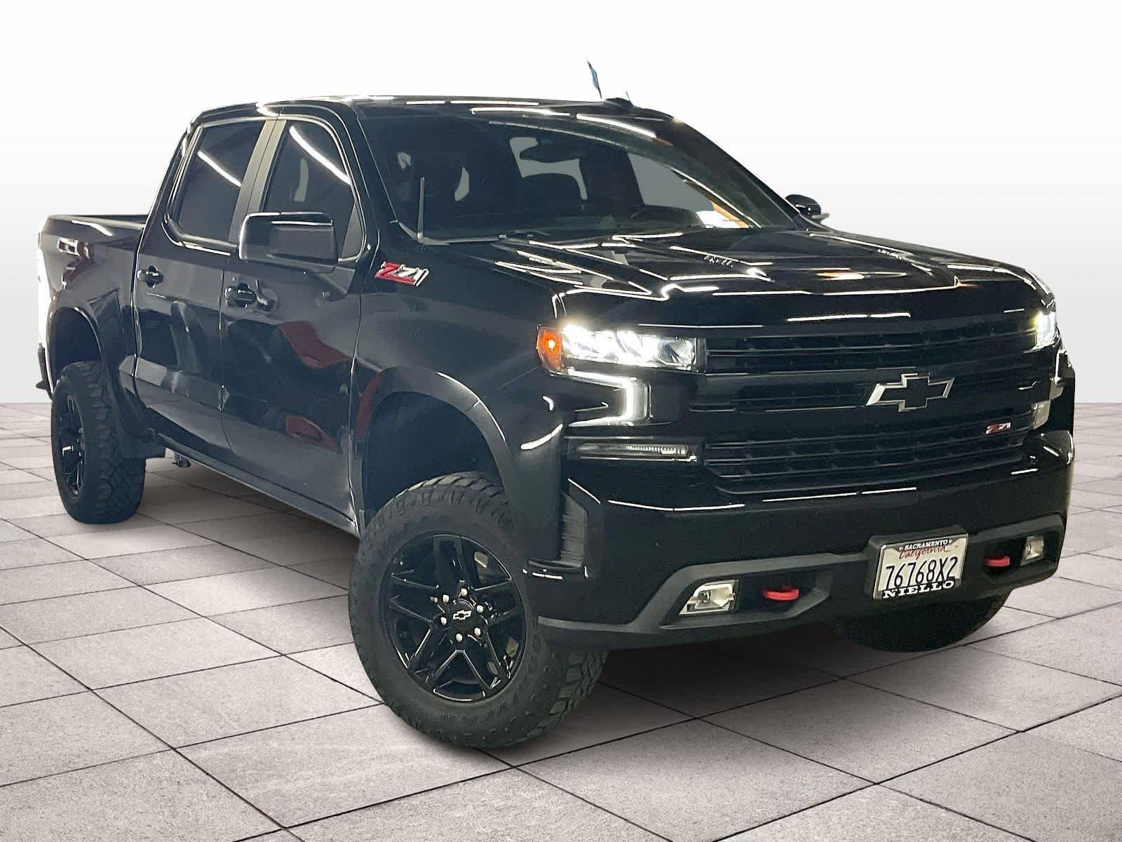 Used 2020 Chevrolet Silverado 1500 LT Trail Boss image 2