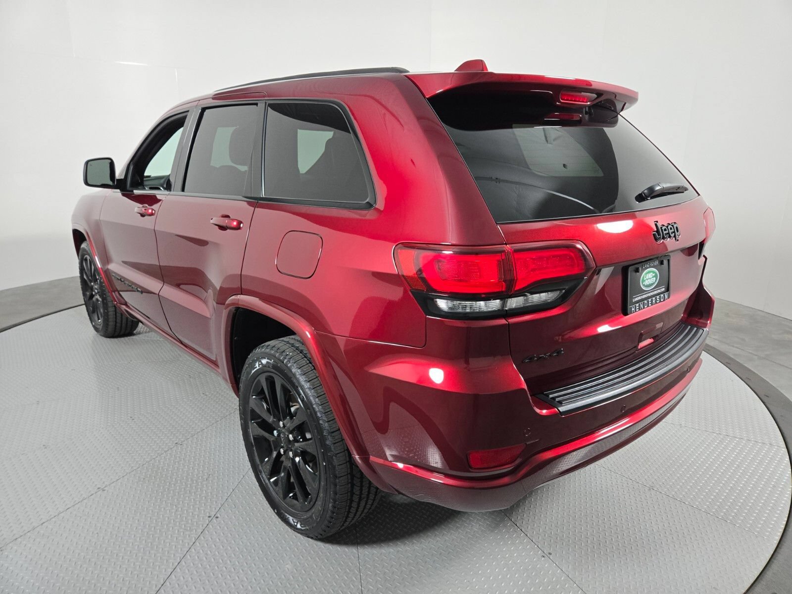 Used 2022 Jeep Grand Cherokee Laredo AWD/4WD image 16