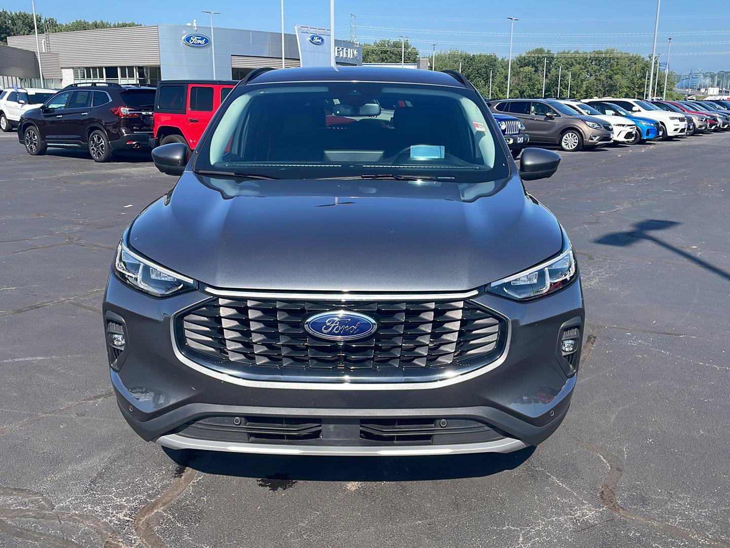 Used 2025 Ford Escape SE w/ PHEV Premium Package FWD image 8