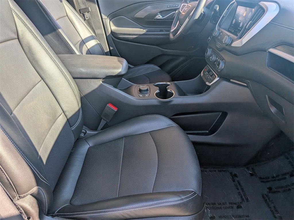 Used 2024 GMC Terrain SLT image 32