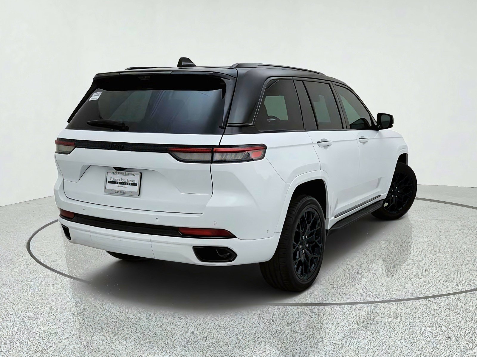 Used 2024 Jeep Grand Cherokee Summit AWD/4WD image 9