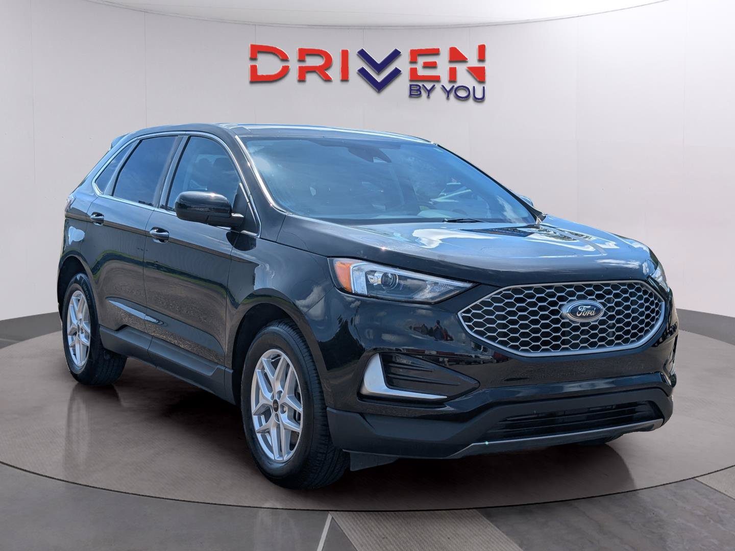 Used 2024 Ford Edge SEL AWD/4WD image 7