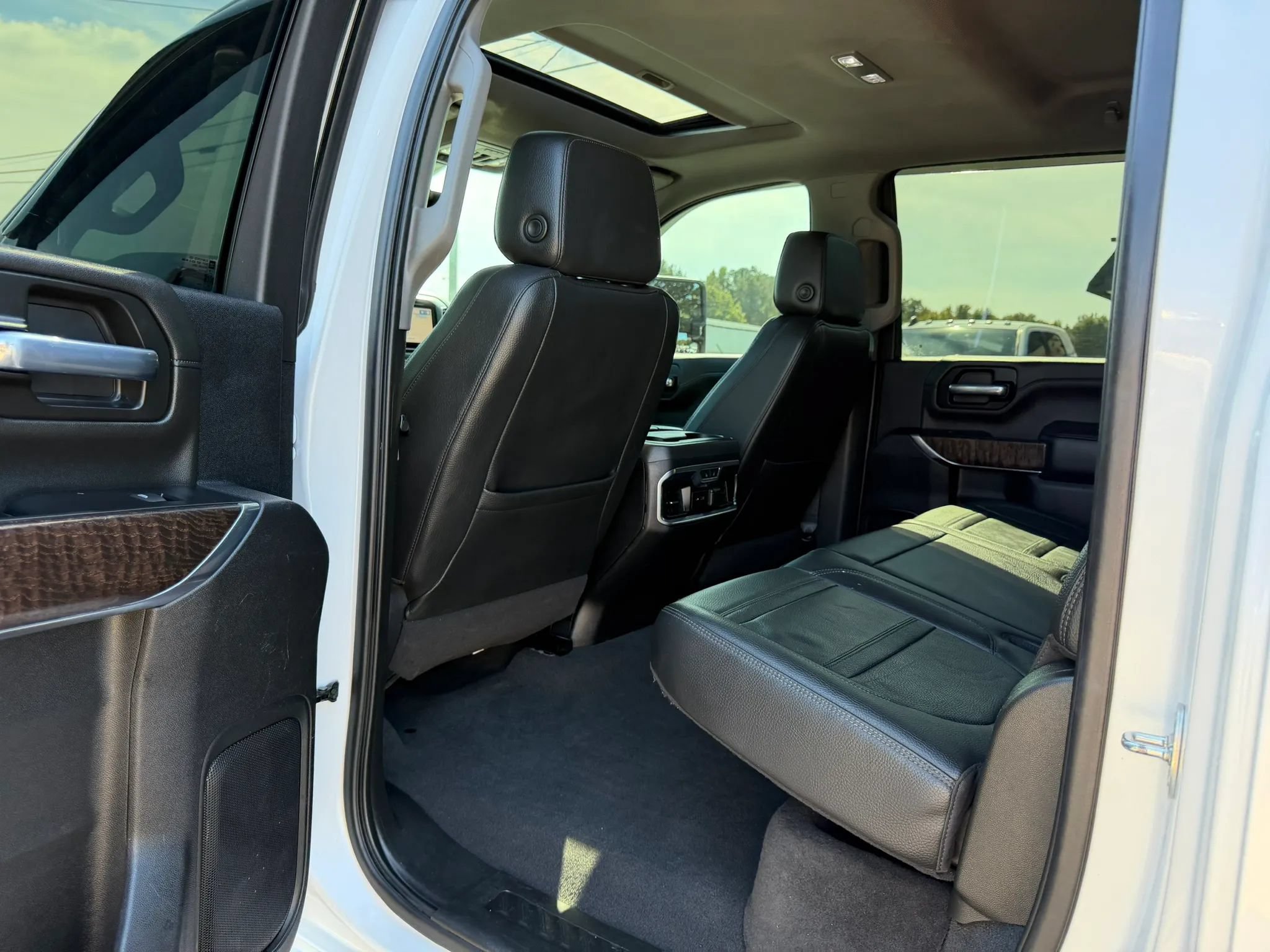 Used 2020 GMC Sierra 2500 Denali w/ Denali Ultimate Package AWD/4WD image 16
