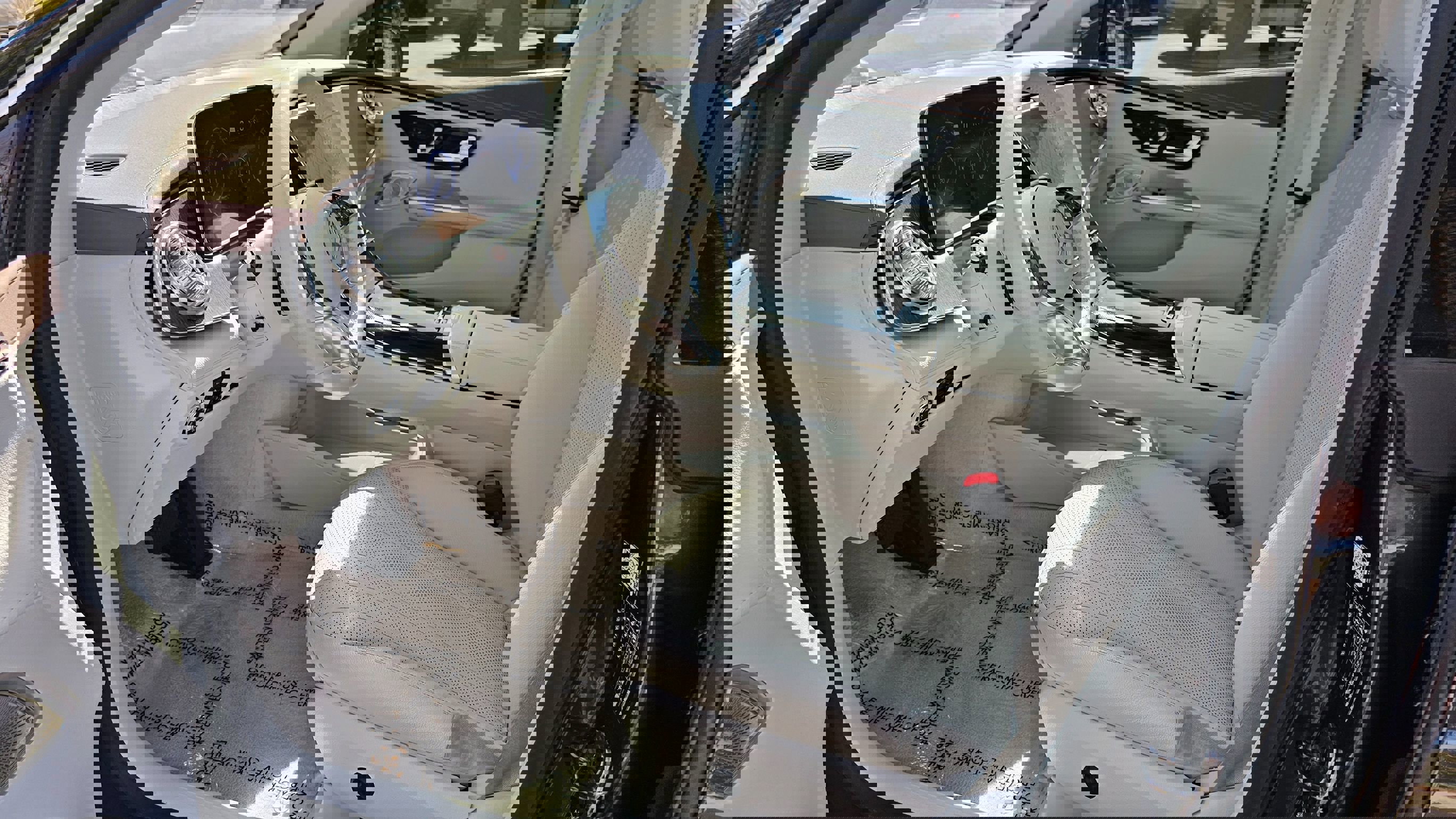 Used 2023 Mercedes-Benz EQE 500 4MATIC Sedan w/ Exclusive Trim Package image 15