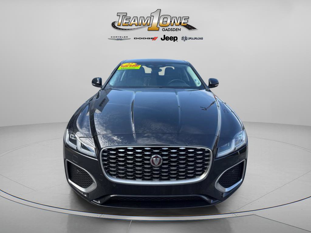 Used 2022 Jaguar XF SE image 2