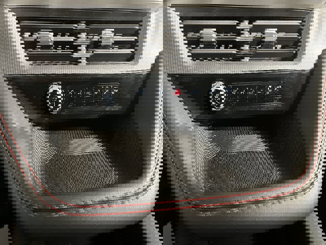 Used 2025 Ford Explorer ST-Line image 21