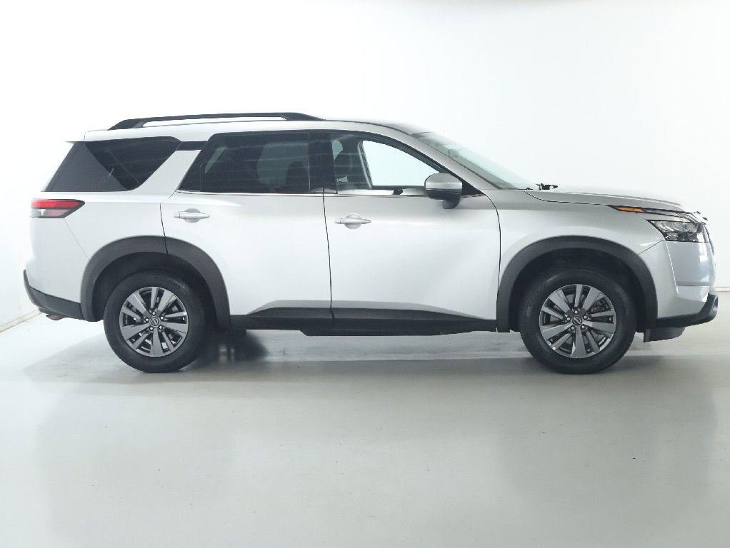 Certified 2025 Nissan Pathfinder SV FWD image 11