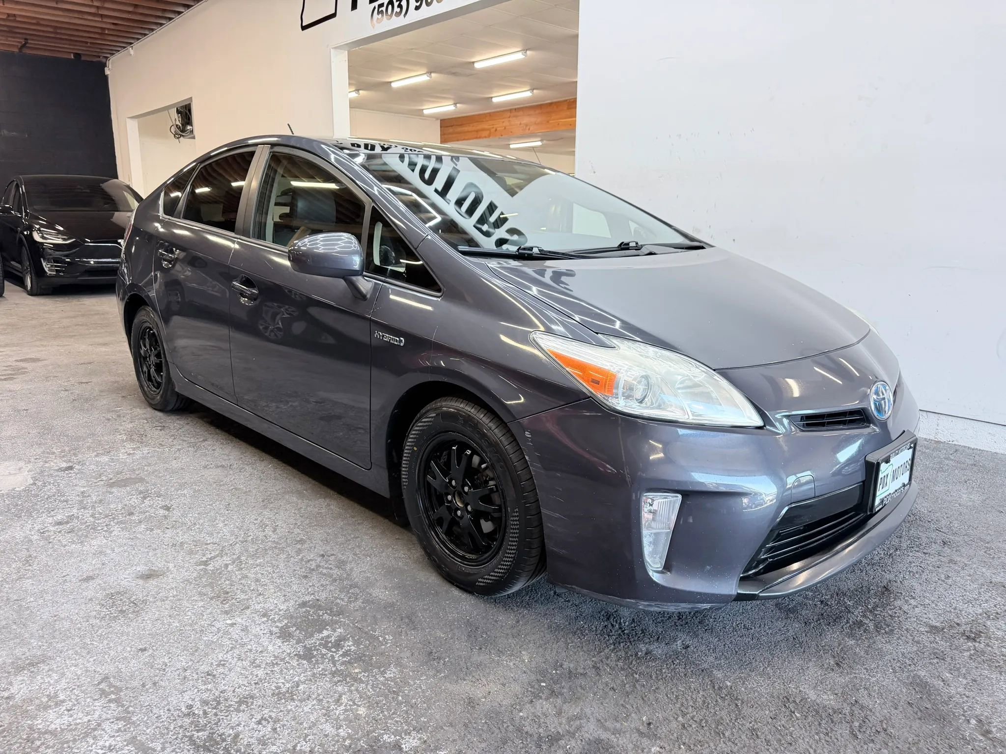 Used 2014 Toyota Prius Four w/ Solar Roof Package FWD image 2