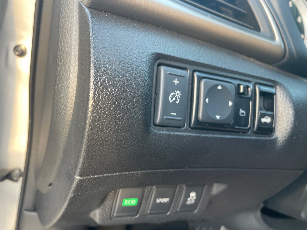 Used 2014 Nissan Sentra SV w/ SV Driver Package FWD image 17