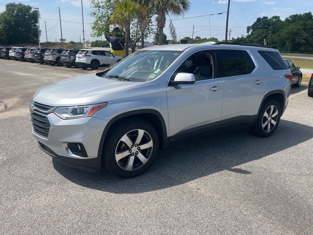 Used 2019 Chevrolet Traverse LT w/ LT Premium Package image 3