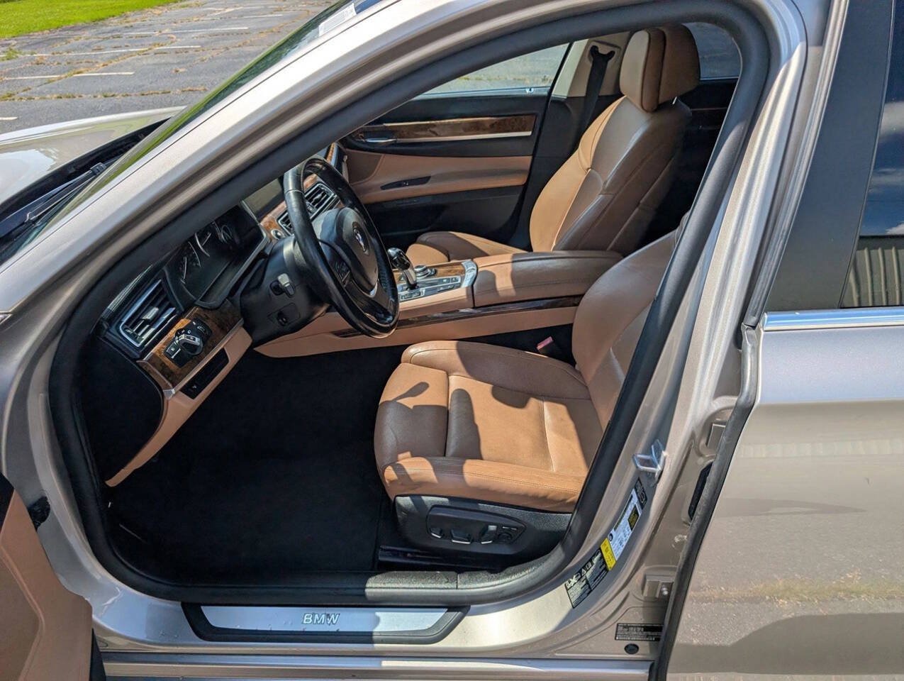 Used 2013 BMW 740Li xDrive AWD/4WD image 23