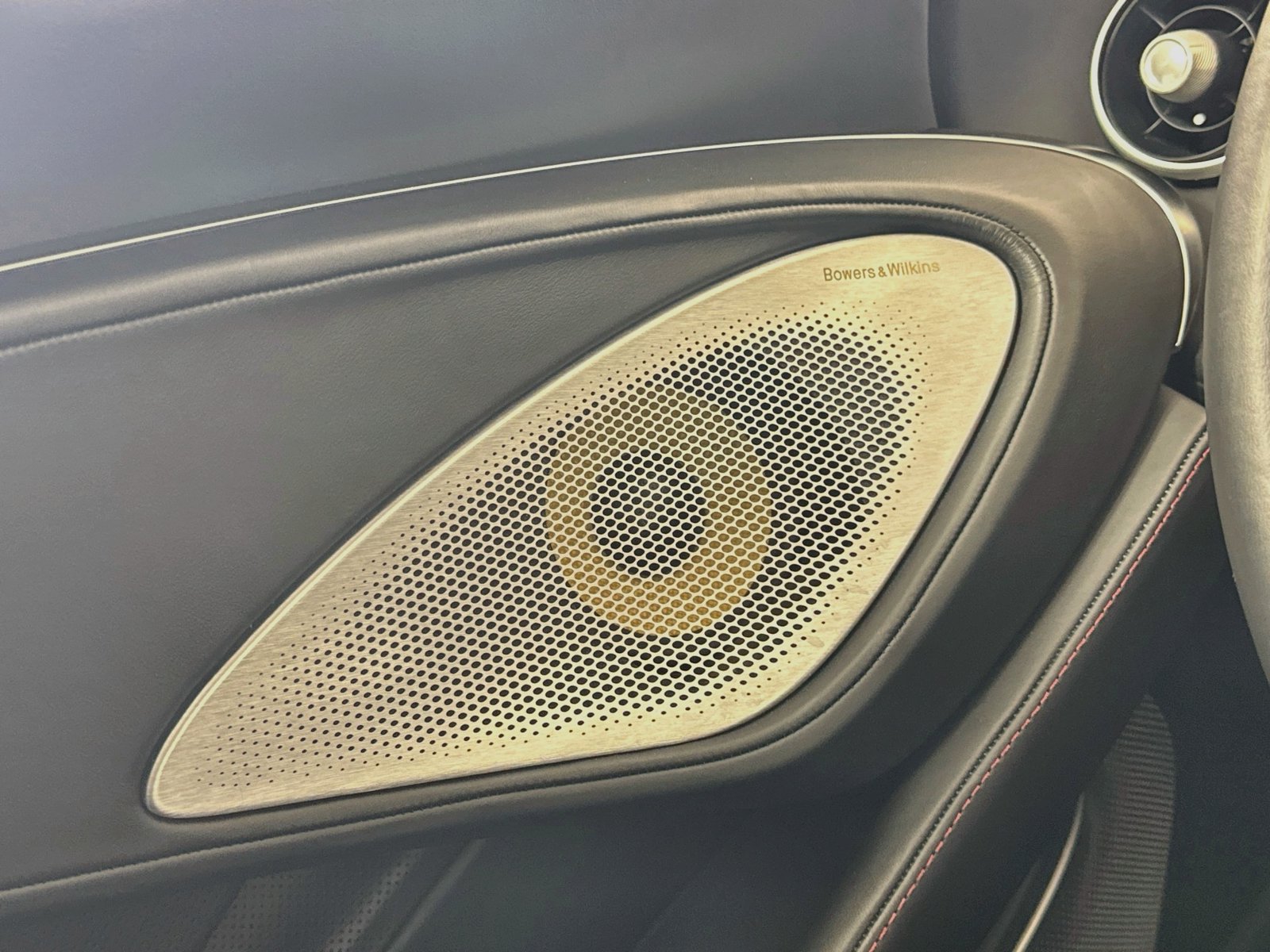 Used 2023 McLaren GT RWD image 18