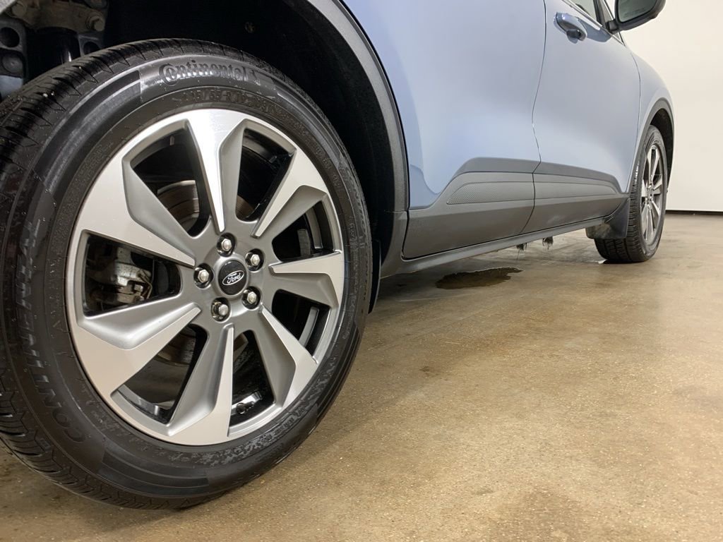 Used 2023 Ford Escape Platinum w/ Premium Technology Package image 9