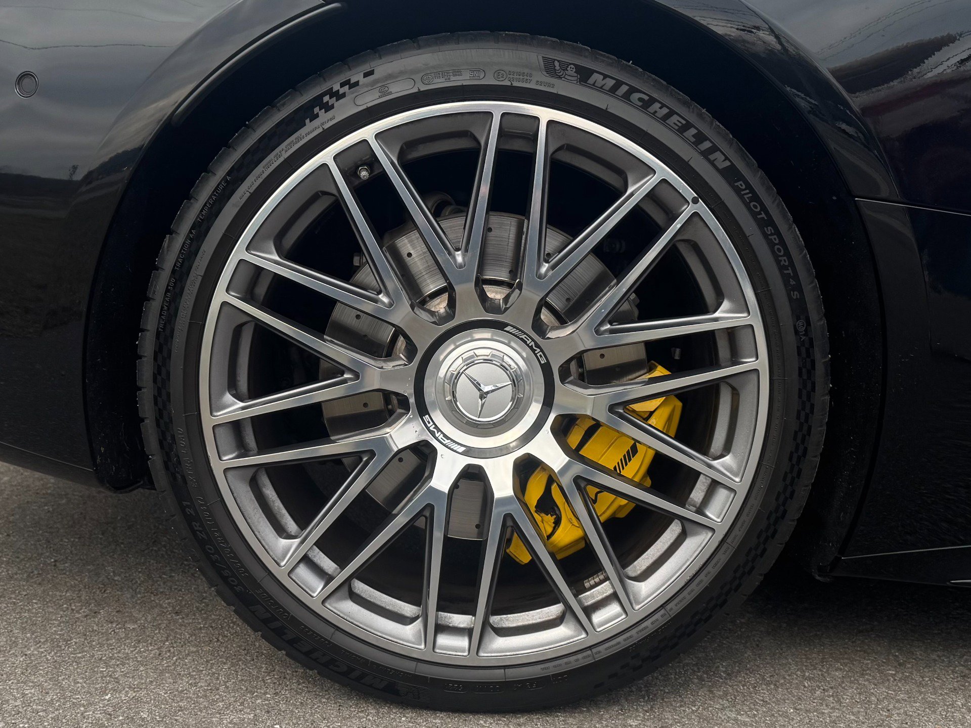 Used 2022 Mercedes-Benz SL 63 AMG 4MATIC w/ Driver Assistance Package image 49