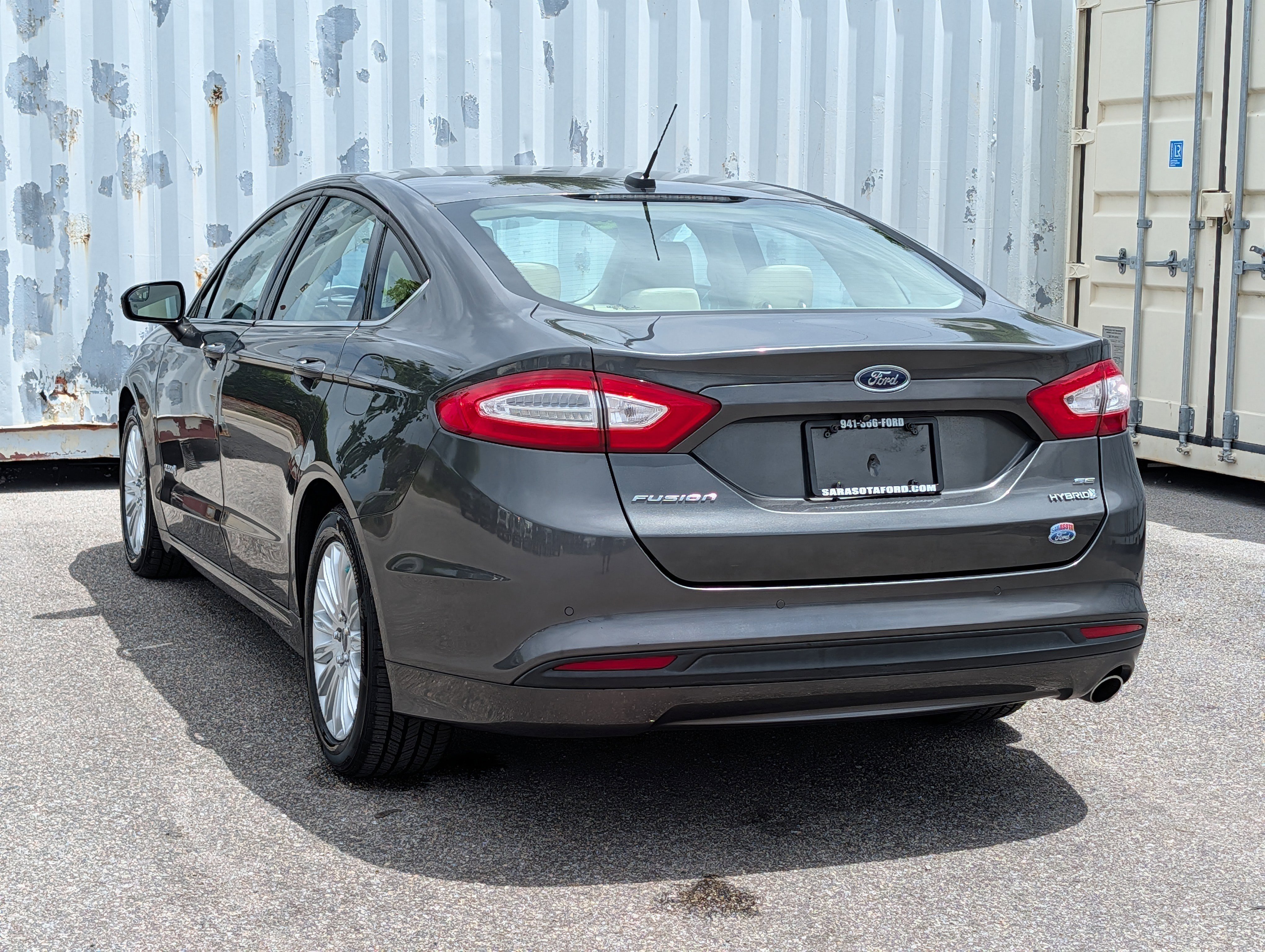 Used 2016 Ford Fusion SE FWD image 6