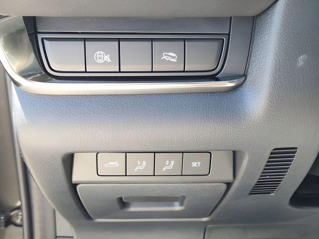 Used 2025 MAZDA CX-30 AWD 2.5 S w/ Premium Package image 18