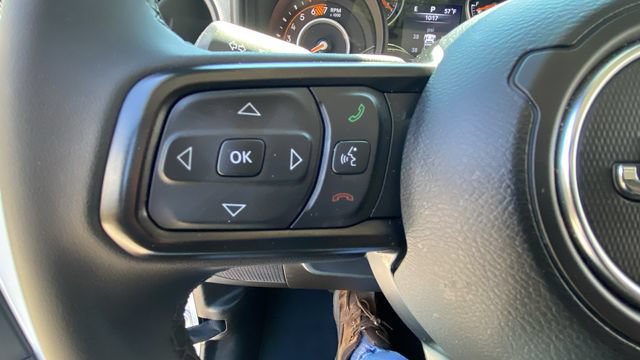 Used 2025 Jeep Wrangler Unlimited Sport AWD/4WD image 19