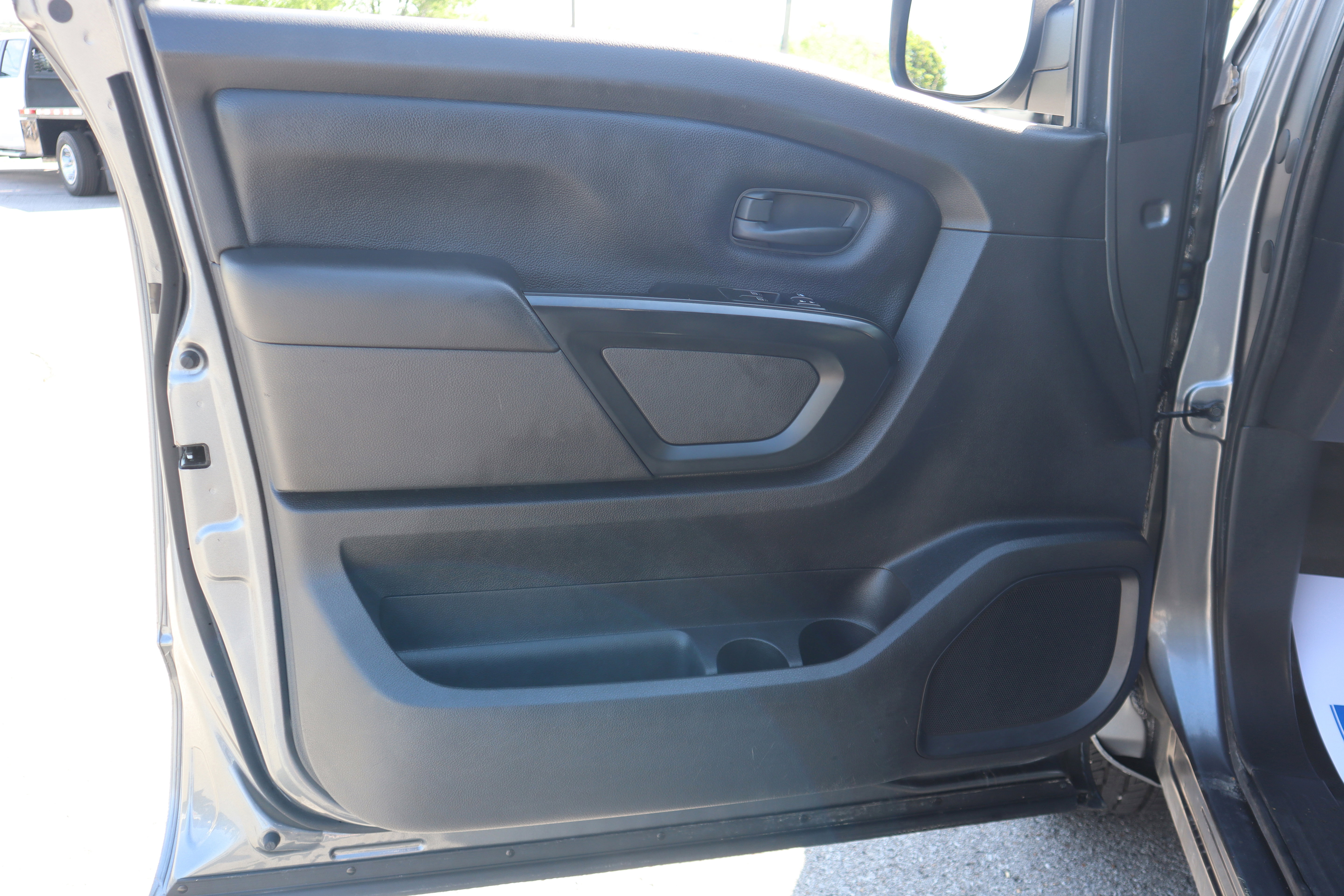 Used 2017 Nissan Titan S RWD image 20