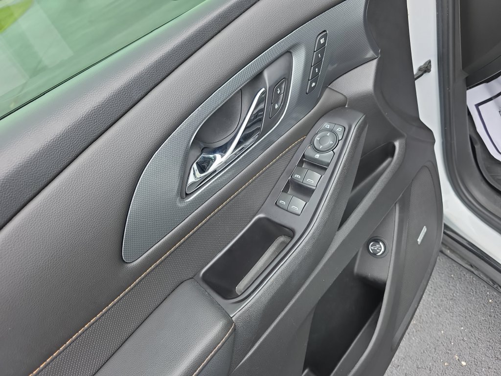 Used 2020 Chevrolet Traverse Premier w/ Redline Edition FWD image 11