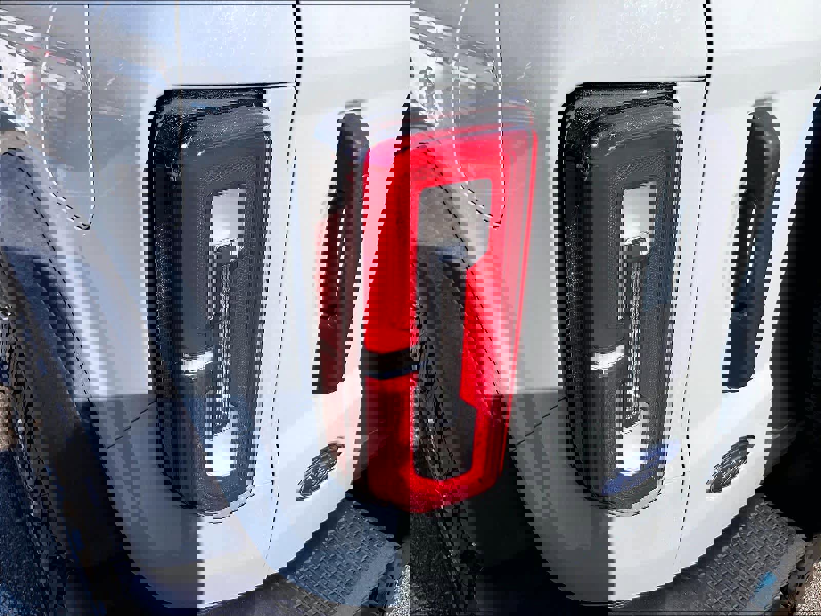 Used 2023 Ford Bronco Badlands image 34